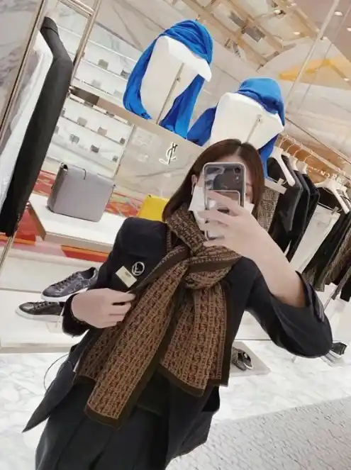 Fendi scarf (5 style) 3