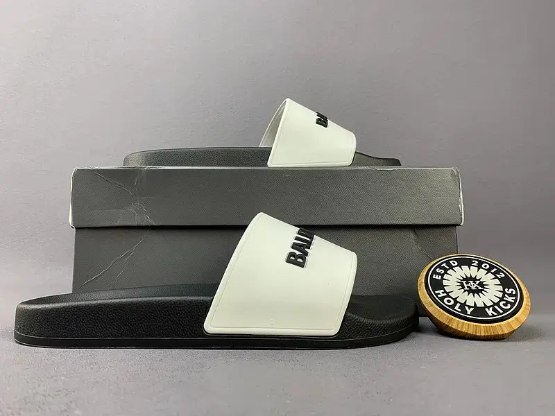 BALENCIAGA Slippers 2