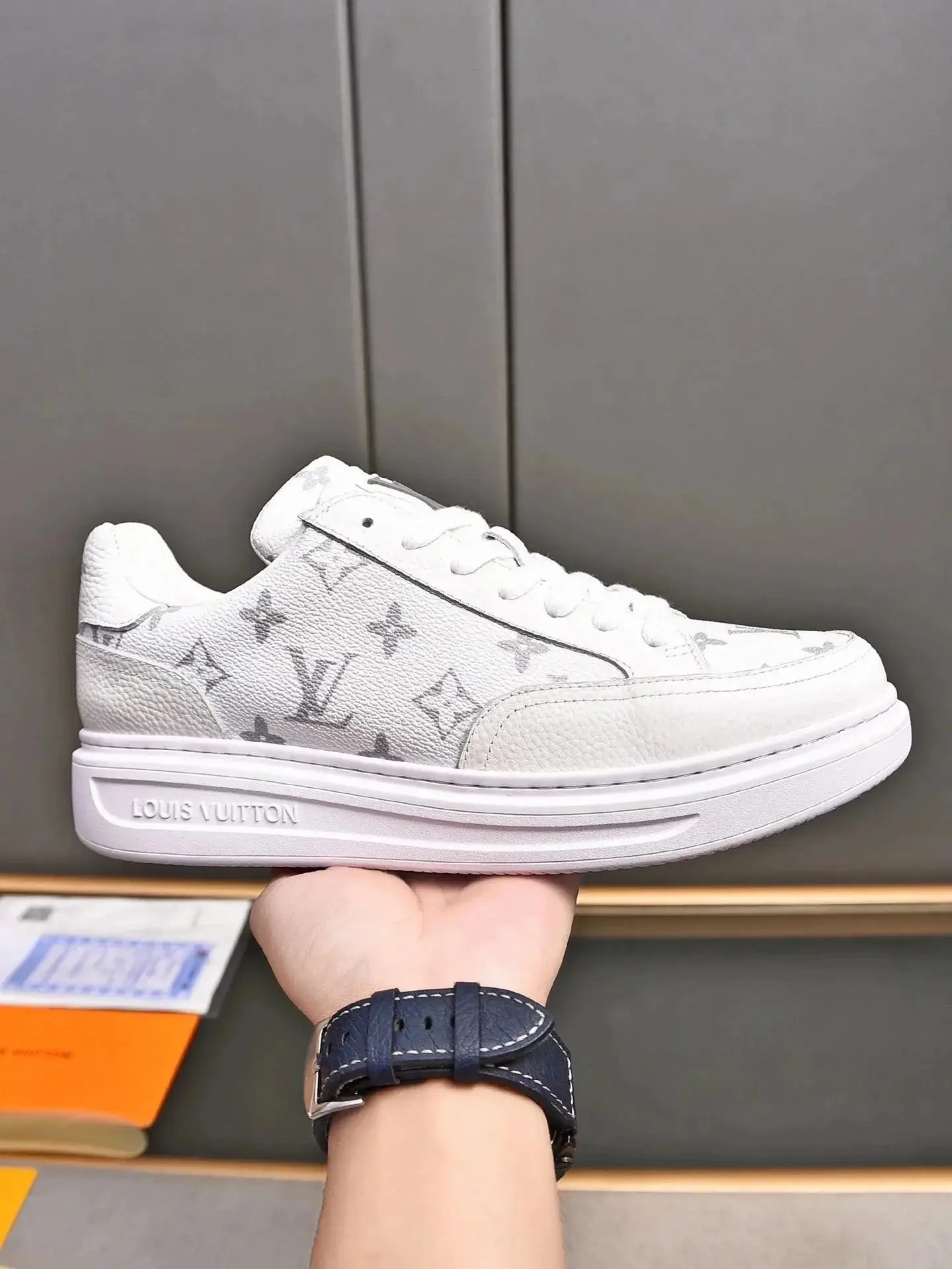 LV Shoes 2