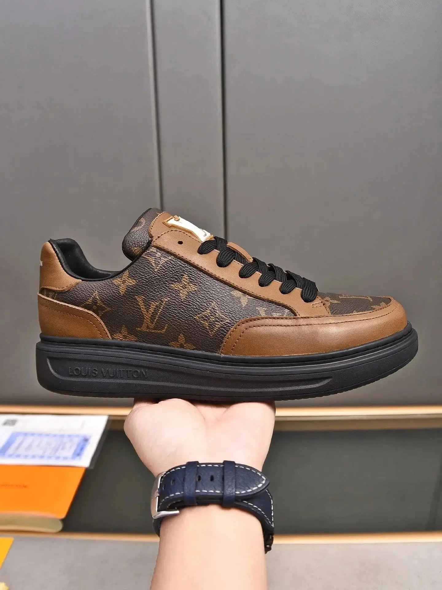 LV Shoes 3